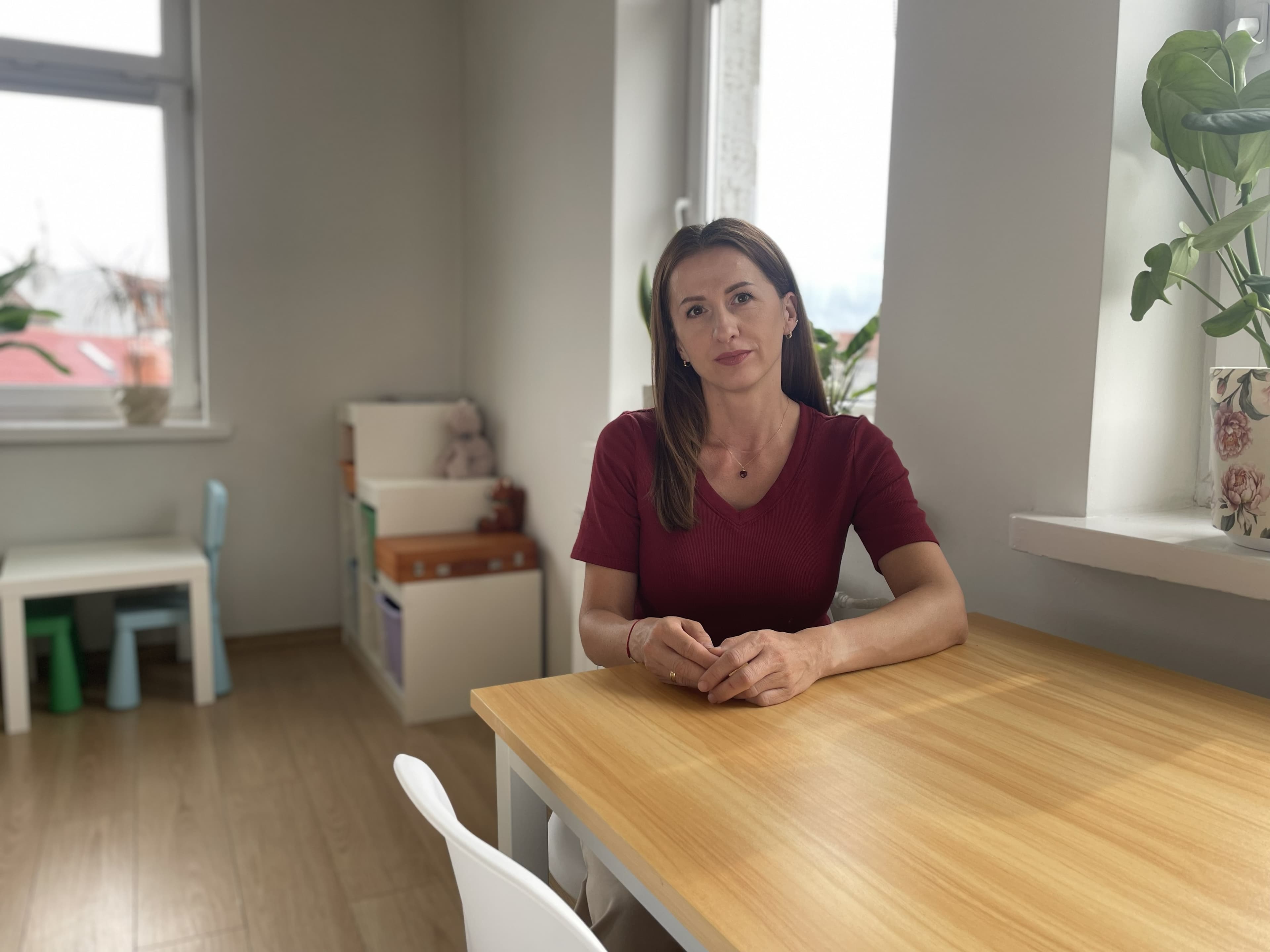 Psycholog Monika Nowicka w gabinecie terapeutycznym